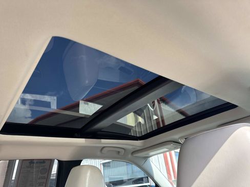 Certified 2023 Chrysler 300 Touring L w/ Popular Equipment Group image 9