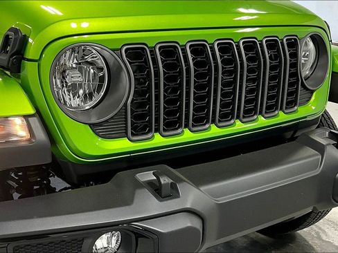 New 2025 Jeep Gladiator Sport image 37