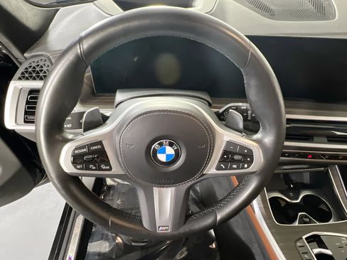 Used 2023 BMW X7 xDrive40i w/ M Sport Package image 11