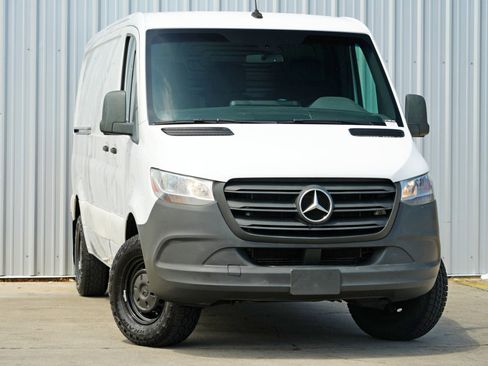 Used 2019 Mercedes-Benz Sprinter 1500 w/ Front Bench Seat Package image 2