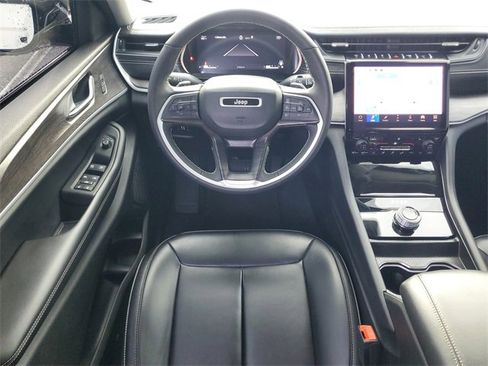 Used 2023 Jeep Grand Cherokee L Limited image 17