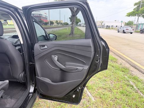Used 2014 Ford Escape SE FWD image 17