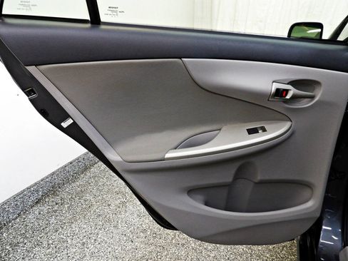 Used 2011 Toyota Corolla LE FWD image 9