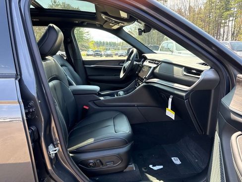 New 2026 Jeep Grand Cherokee L Limited AWD/4WD image 33