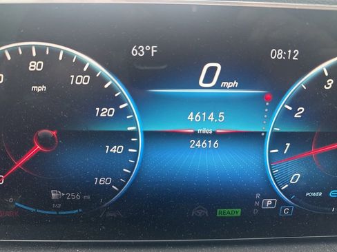 Used 2023 Mercedes-Benz GLS 450 4MATIC image 9