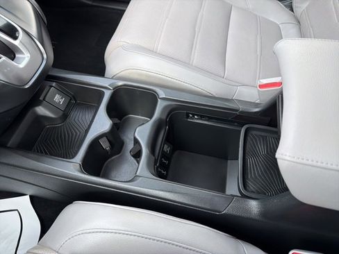 Used 2017 Honda CR-V Touring image 31