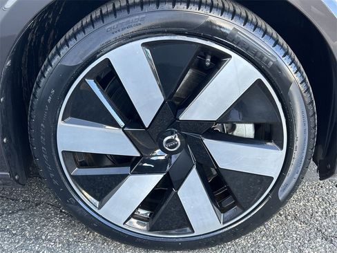 Used 2024 Volvo S60 T8 Plus w/ Climate Package image 13