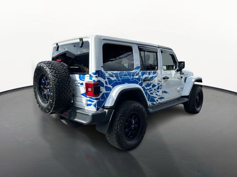 Used 2020 Jeep Wrangler Unlimited Sahara w/ Uconnect 4C Nav & Sound Group AWD/4WD image 3