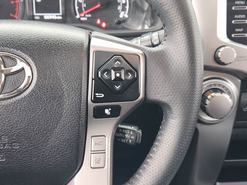 Used 2022 Toyota 4Runner SR5 Premium w/ Moonroof Package AWD/4WD image 29