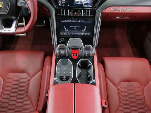 Used 2022 Lamborghini Urus image 67