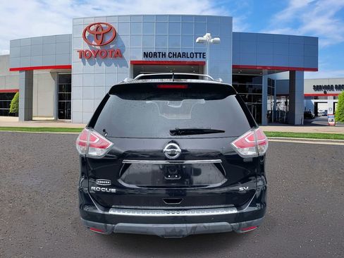 Used 2016 Nissan Rogue SV w/ SV Premium Package image 9