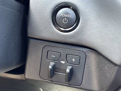 Used 2026 Toyota Sequoia Platinum AWD/4WD image 33