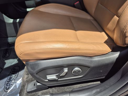 Certified 2025 Hyundai Santa Fe Limited FWD image 23