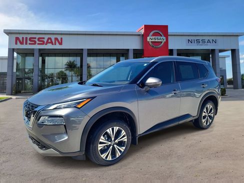 Used 2021 Nissan Rogue SV w/ Premium Package FWD image 5