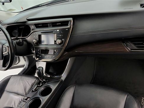 Used 2015 Toyota Avalon XLE image 16