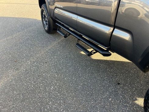 Used 2021 Toyota Tacoma TRD Off-Road w/ TRD Premium Off Road Package image 24