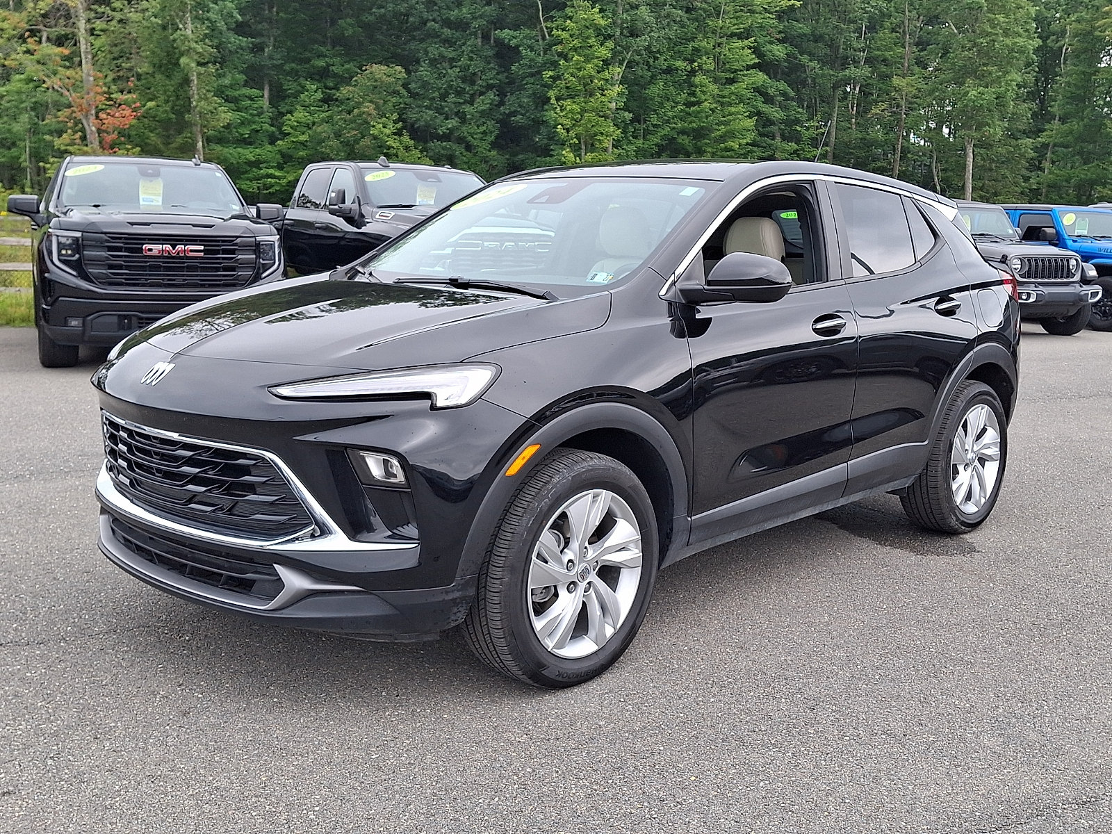 Certified 2024 Buick Encore GX Preferred AWD/4WD image 3