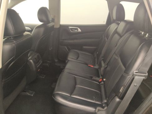 Used 2019 Nissan Pathfinder SL FWD image 18