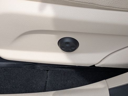 Used 2019 Mercedes-Benz GLC 300 image 21
