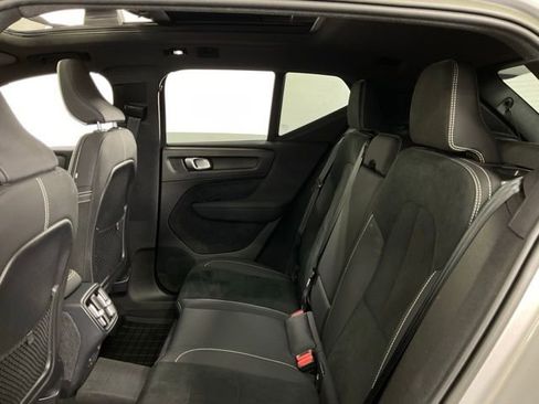 Certified 2023 Volvo XC40 B5 Ultimate w/ Protection Package Premier image 36