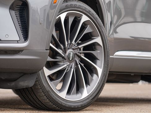 Used 2025 Lincoln Aviator Reserve w/ Equipment Group 201A image 15