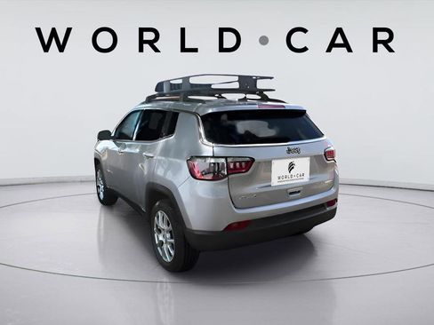 Used 2022 Jeep Compass Latitude AWD/4WD image 4