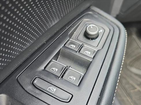 Used 2024 Volkswagen Atlas Cross Sport SE image 7