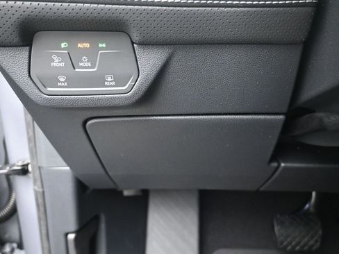 New 2026 Volkswagen Atlas SE FWD image 16