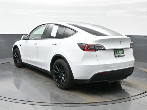 Used 2021 Tesla Model Y 2WD image 4