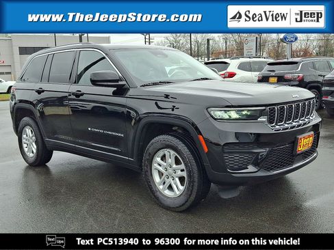 Certified 2023 Jeep Grand Cherokee Laredo image 1