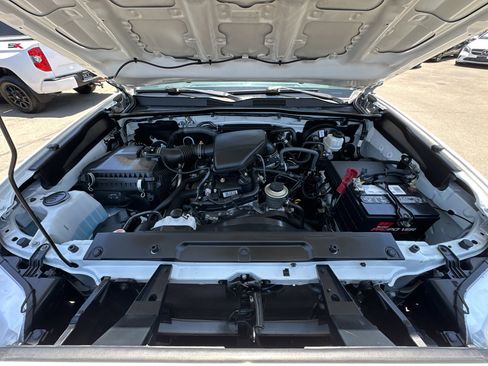 Used 2022 Toyota Tacoma SR image 40