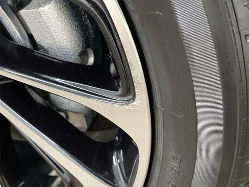 Used 2022 Chevrolet Bolt EUV Premier image 33