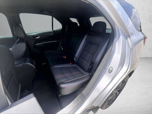 Used 2022 Chevrolet Equinox RS FWD image 28