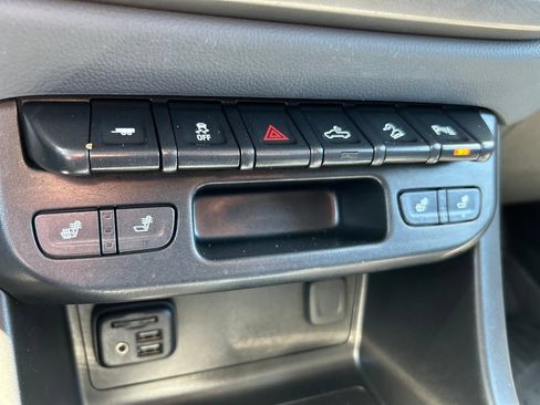 Used 2022 Chevrolet Colorado Z71 AWD/4WD image 40