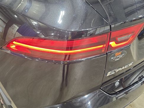 Used 2020 Jaguar E-PACE SE image 34