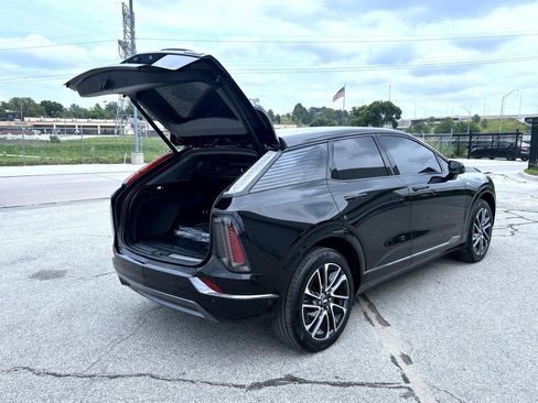 Used 2026 Cadillac Optiq Sport 2 w/ LPO, Floor Liner Package AWD/4WD image 22