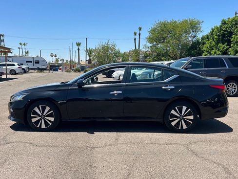 Used 2022 Nissan Altima 2.5 SV FWD image 6