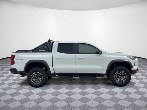 Used 2024 Chevrolet Colorado ZR2 w/ LPO, Sports Bar Package AWD/4WD image 8
