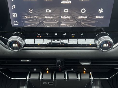 New 2026 GMC Canyon Elevation w/ Convenience Package image 28