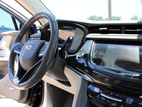 Used 2020 Cadillac XT6 Premium Luxury FWD image 46