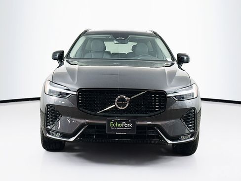 Used 2025 Volvo XC60 B5 Plus image 2
