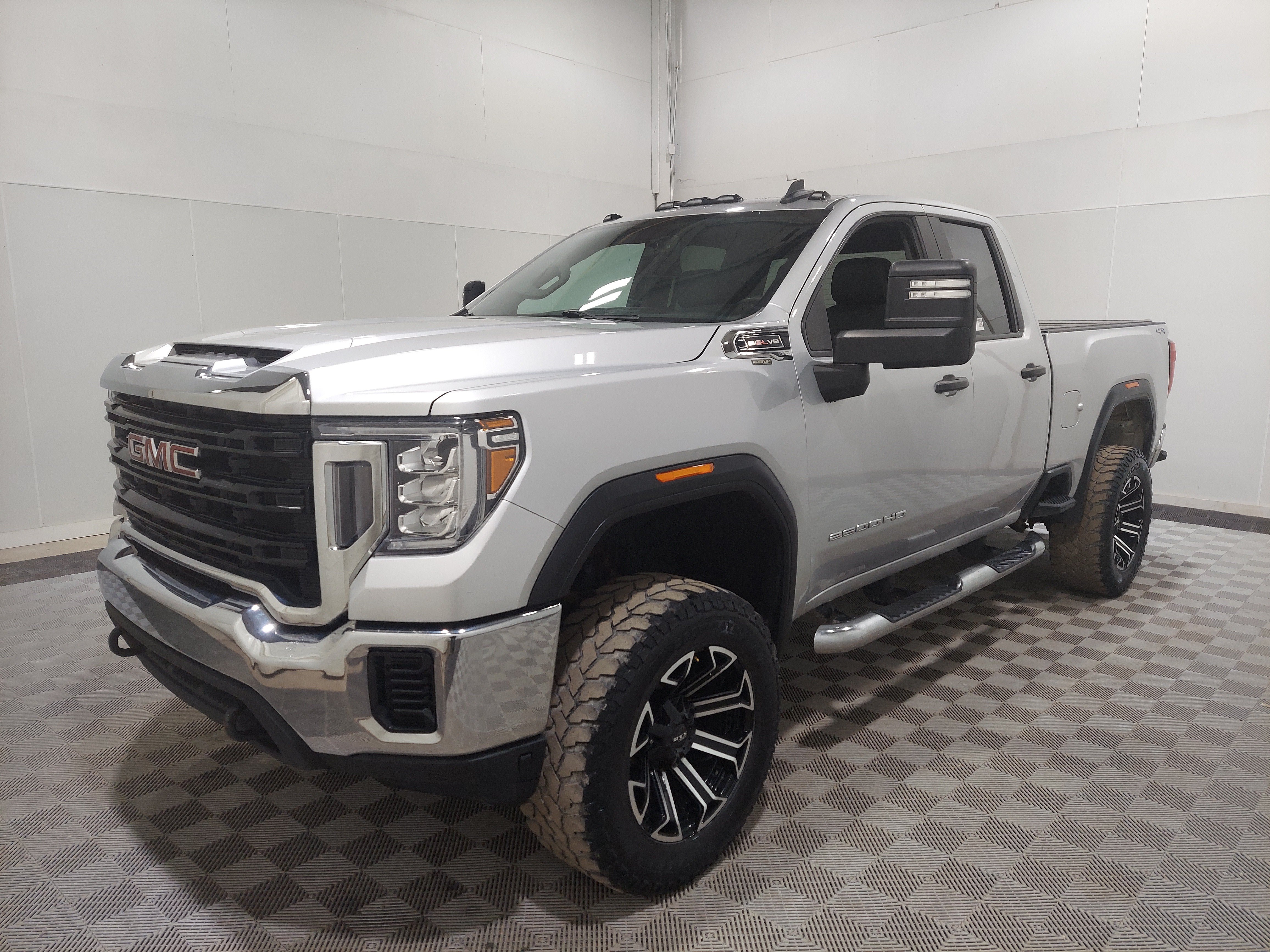 Used 2022 GMC Sierra 2500 Pro w/ Convenience Package AWD/4WD image 1