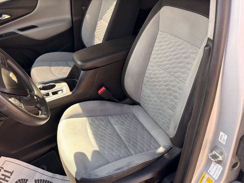Used 2019 Chevrolet Equinox LS w/ LPO, Cargo Package AWD/4WD image 10