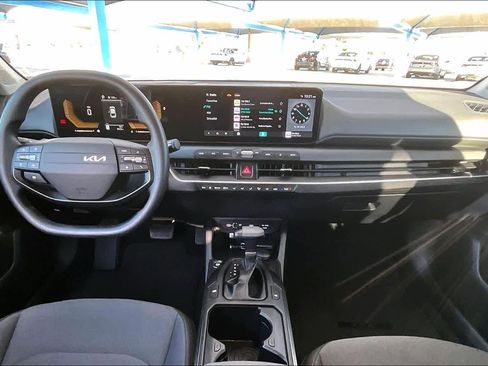 Used 2025 Kia K4 LXS image 14