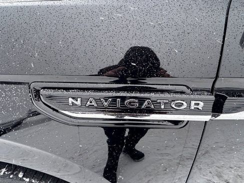 Used 2022 Lincoln Navigator Reserve w/ Equipment Group 201A image 54