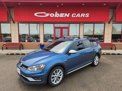Used 2017 Volkswagen Golf Alltrack SE AWD/4WD image 1
