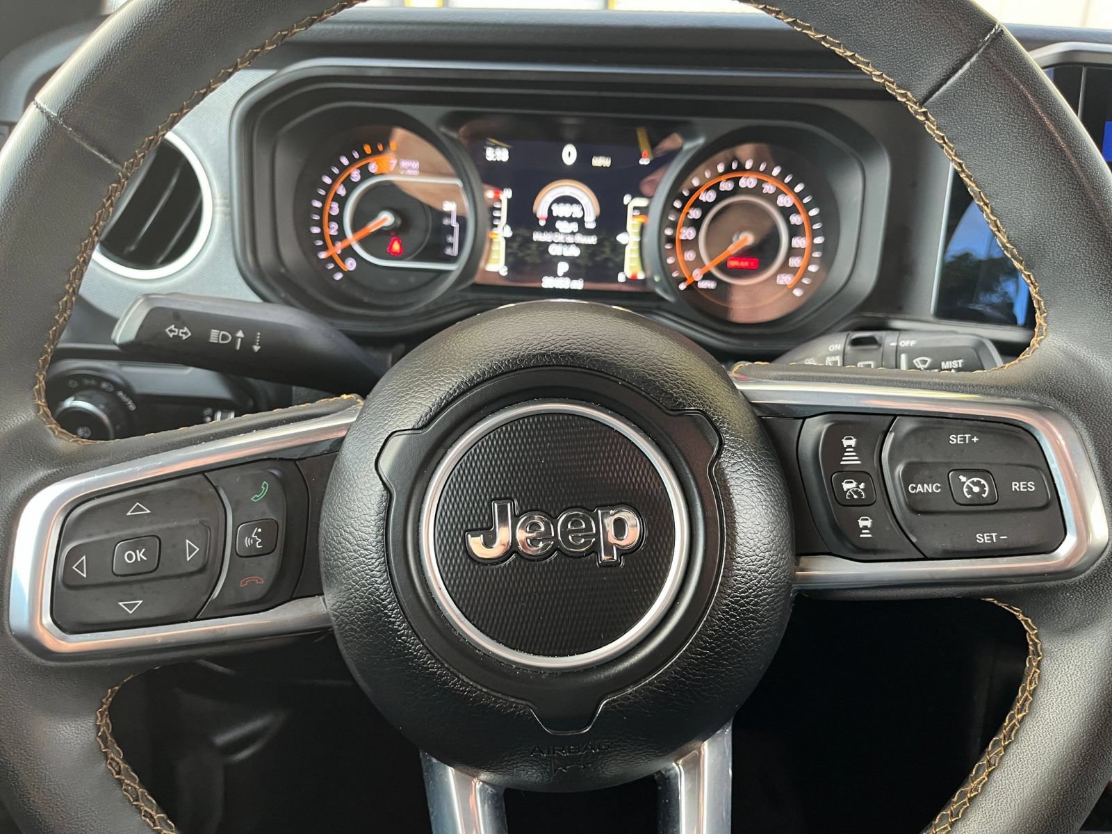 Used 2025 Jeep Wrangler Unlimited Sahara AWD/4WD image 26