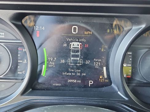 Used 2024 Jeep Wrangler Unlimited w/ Convenience Group image 13