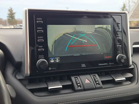 Used 2020 Toyota RAV4 XLE Premium image 25