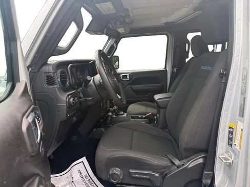 Used 2024 Jeep Wrangler Unlimited Rubicon 4xe AWD/4WD image 9